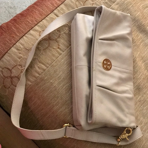 Verona Foldover Messenger - Picture 5 of 6